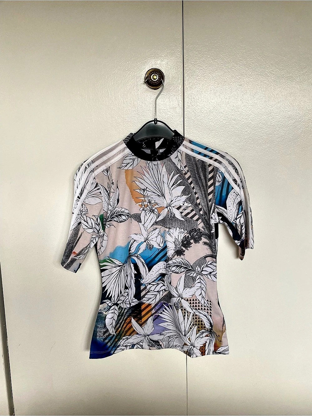 adidas x FARM Rio Originals Floral Print 3-Stripes Fitted Top Size S - Picture 3 of 12